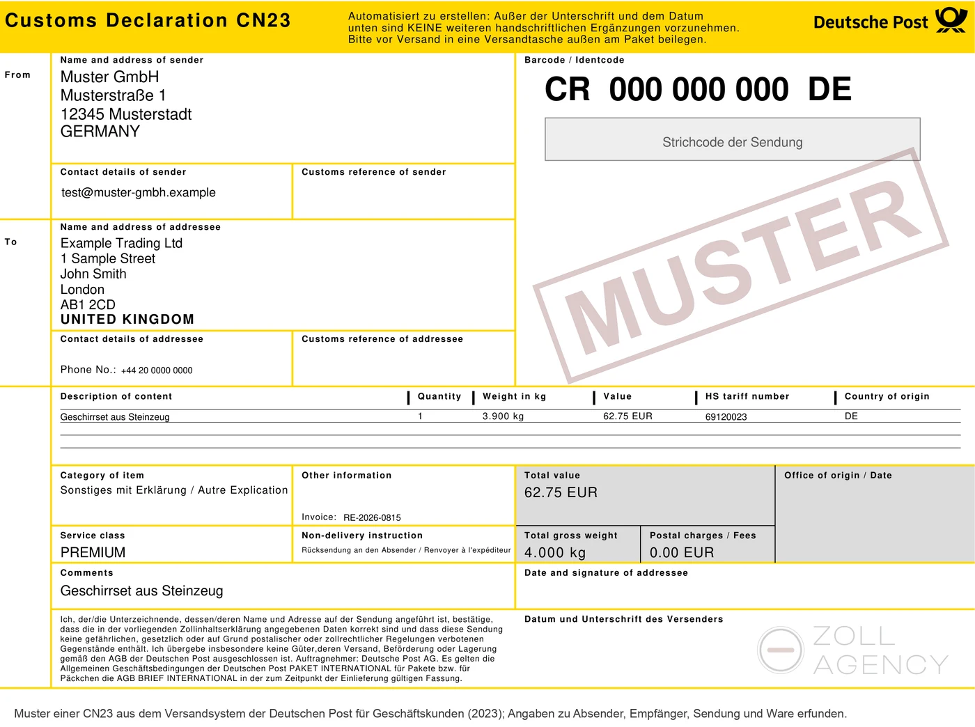 Muster einer Zollinhaltserklärung CN23 der Deutschen Post: oben Absender Muster GmbH in Musterstadt und die Sendungsnummer, darunter Empfänger Example Trading Ltd in London mit Telefonnummer, in der Tabelle die Ware Geschirrset aus Steinzeug mit Menge, Gewicht 3,9 kg, Wert 62,75 EUR, Warennummer 69120023 und Ursprungsland DE, darunter Art der Sendung, Rechnungsnummer, Gesamtwert, Gesamtgewicht und das Feld für Datum und Unterschrift; quer darüber der Aufdruck MUSTER